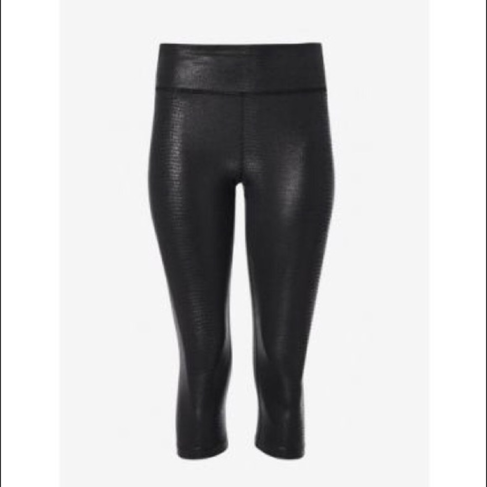 Express 🪩Exp Core Metallic Alligator cropped leggings